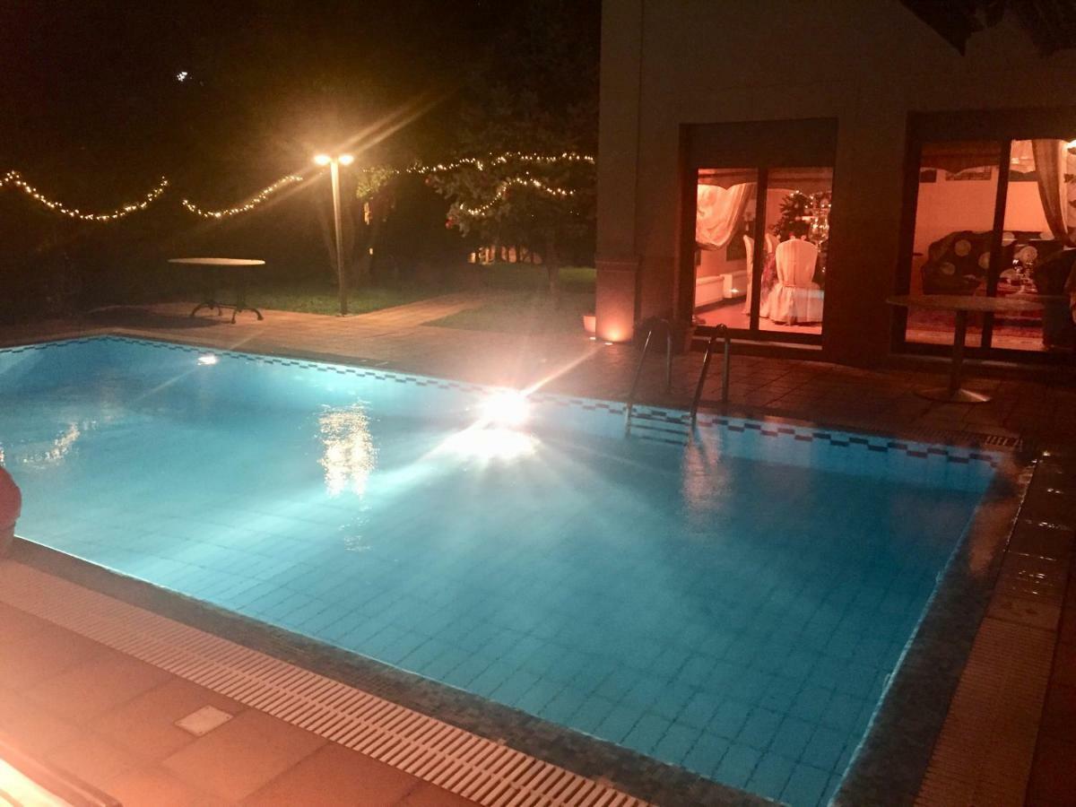 4-Seasons Pool Villa Near Meteora 트리칼라 외부 사진